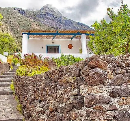 Casa Mare Blu 招待所 Ginostra